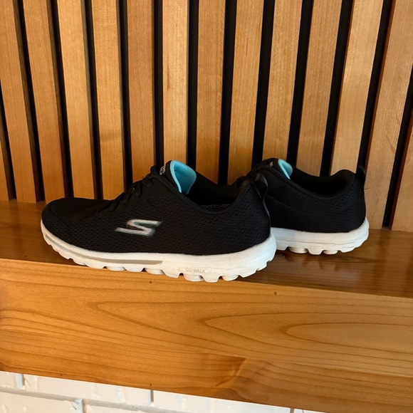Skechers Women's Black Athletic Shoes - Picture 3 of 6